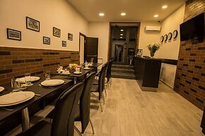 5 Rooms Mini-Hotel & Tours