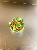 Paddy's Hotel & Apartments