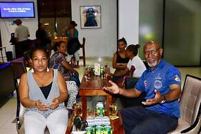 Paddy's Hotel & Apartments