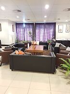 Paddy's Hotel & Apartments