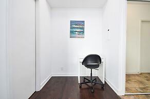 Downtown Toronto Condo near Scotiabank Arena