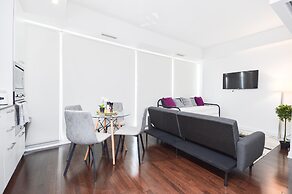 Downtown Toronto Condo near Scotiabank Arena