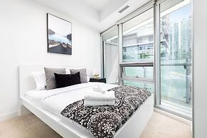 Downtown Toronto Condo near Scotiabank Arena