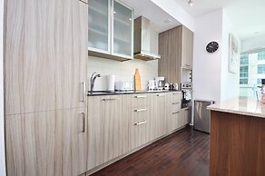 Downtown Toronto Condo near Scotiabank Arena