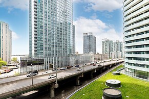 Downtown Toronto Condo near Scotiabank Arena