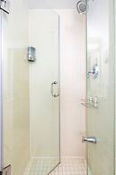 Downtown Toronto Condo near Scotiabank Arena