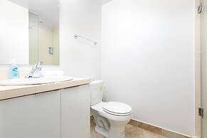 Downtown Toronto Condo near Scotiabank Arena