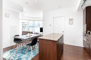 Downtown Toronto Condo near Scotiabank Arena