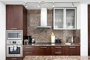 Downtown Toronto Condo near Scotiabank Arena