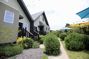 Jeju Herb Pension Oz