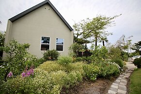 Jeju Herb Pension Oz