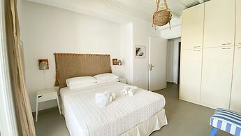 Amperian Mykonos Suites & Villas