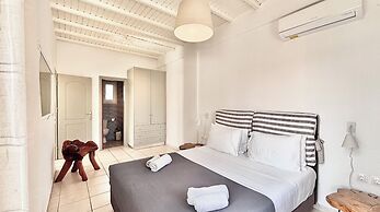 Amperian Mykonos Suites & Villas