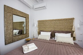Amperian Mykonos Suites & Villas