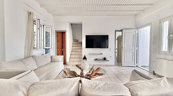 Amperian Mykonos Suites & Villas