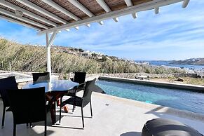 Amperian Mykonos Suites & Villas