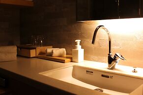 Kyoto Shinmachi Rokkaku Hotel grandereverie