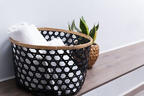 Enattica Monastiraki Living