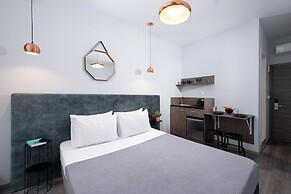 Enattica Monastiraki Living