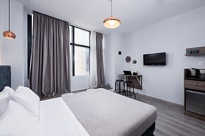 Enattica Monastiraki Living