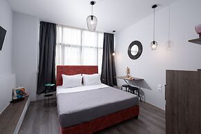 Enattica Monastiraki Living