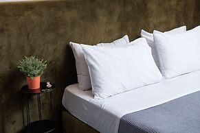 Enattica Monastiraki Living