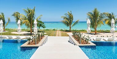 Villasun Seafront Apartment at Cap Ouest