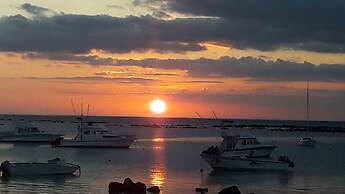 Villasun Beachfront Villa