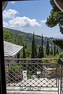 To Stefani tis Makrinas