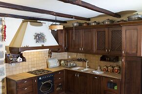 To Stefani tis Makrinas