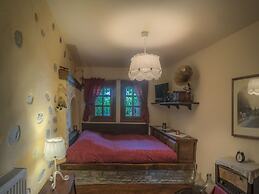 To Stefani tis Makrinas