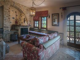 To Stefani tis Makrinas