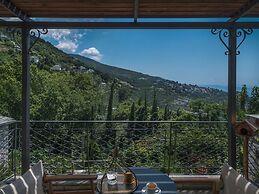 To Stefani tis Makrinas