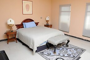 Holly Wood Hotel