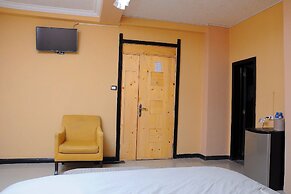 Holly Wood Hotel