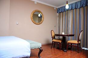 Holly Wood Hotel