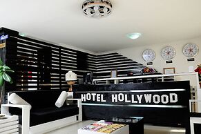 Holly Wood Hotel