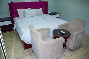 Folade Hotels