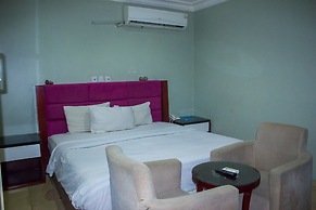 Folade Hotels