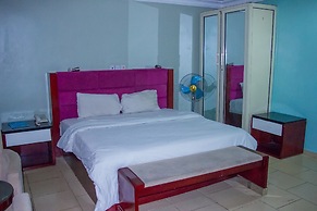 Folade Hotels