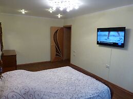 Apartments on Tolstogo 1