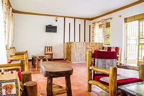 Queen Elizabeth Park View Tourist Lodge