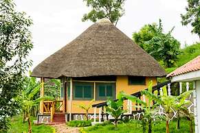 Queen Elizabeth Park View Tourist Lodge