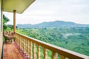 Queen Elizabeth Park View Tourist Lodge