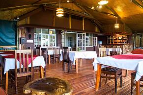 Queen Elizabeth Park View Tourist Lodge