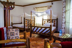 Queen Elizabeth Park View Tourist Lodge