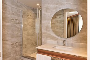 Golden Royal Hotel & Spa