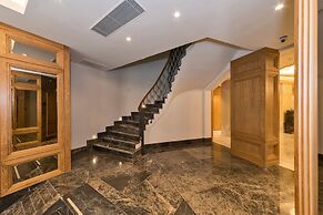 Golden Royal Hotel & Spa