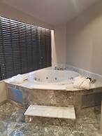 Golden Royal Hotel & Spa