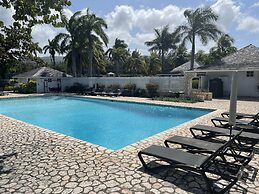 Nianna Coral Bay Stunning Townhouse- 5